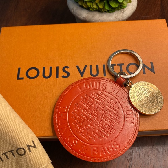 Louis Vuitton Orange Vernis Leather Trunks and Bags Keychain or Bag Charm - Picture 1 of 6